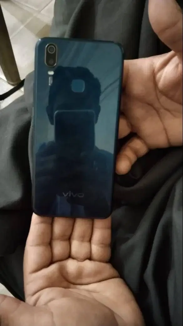 Vivo Y11 10 By 10 Condition Only 7 Days Used. Like A New.